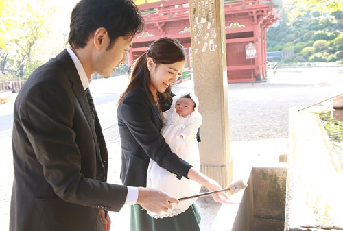 お宮参り写真 撮影場所 文京区 根津神社 手水舎