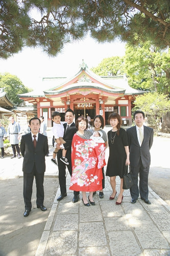 お宮参り写真 撮影場所 品川神社 お宮参り着物着付け、全員集合写真