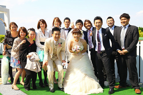 ブライダル写真 撮影場所 横浜 結婚式場 友人、集合写真