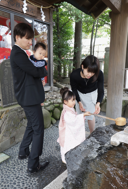 伊勢山皇大神宮の撮影ポイント 手水舎